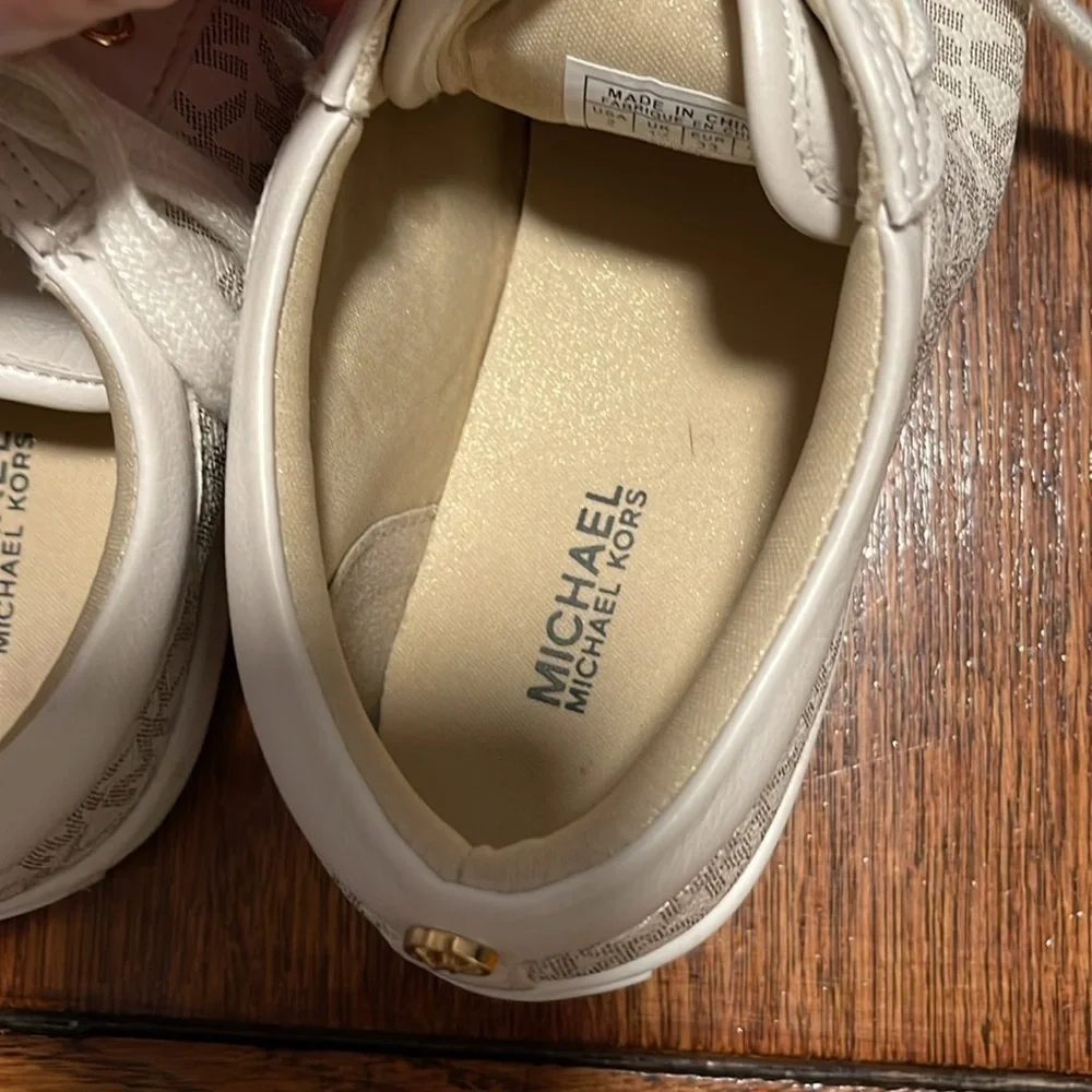 Michael Kors Girls Cream White Signature Logo Lace Up Sneakers Size 2